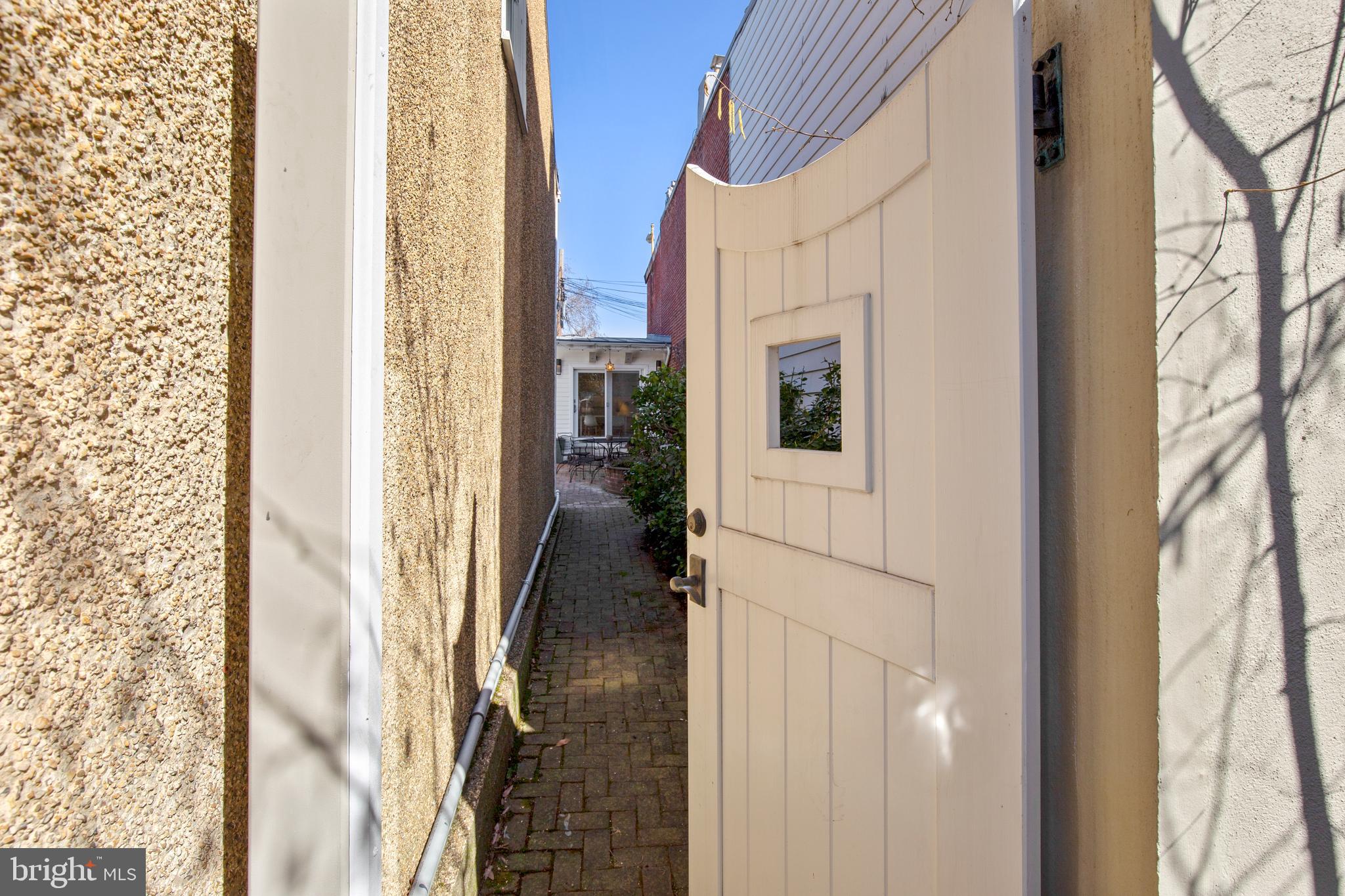 640 G Street Southeast Washington, DC 20003 - Photo 43 of 58 Front gate view