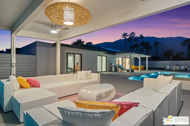 $1,250,000 | 888 East El Conquistador, Palm Springs, CA 92262