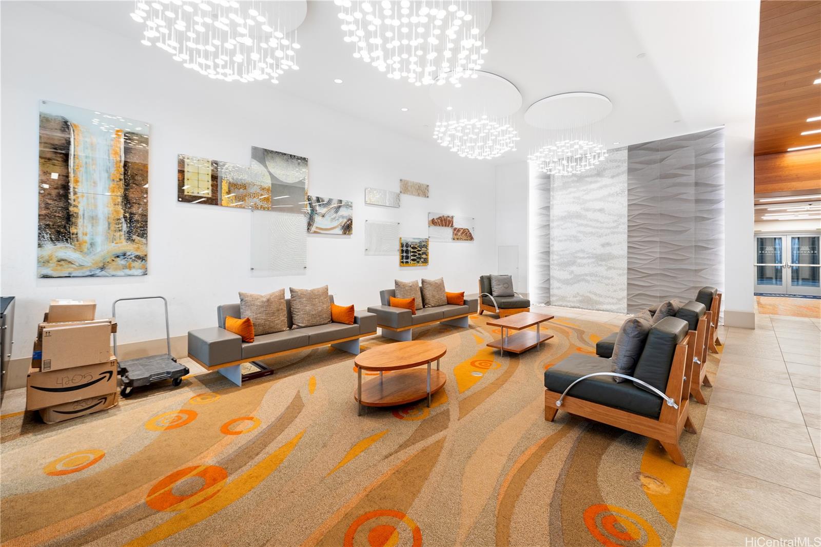 555 South Street, Unit 1805 Honolulu, HI 96813 - Photo 19 of 20 a living room with furniture and a large window