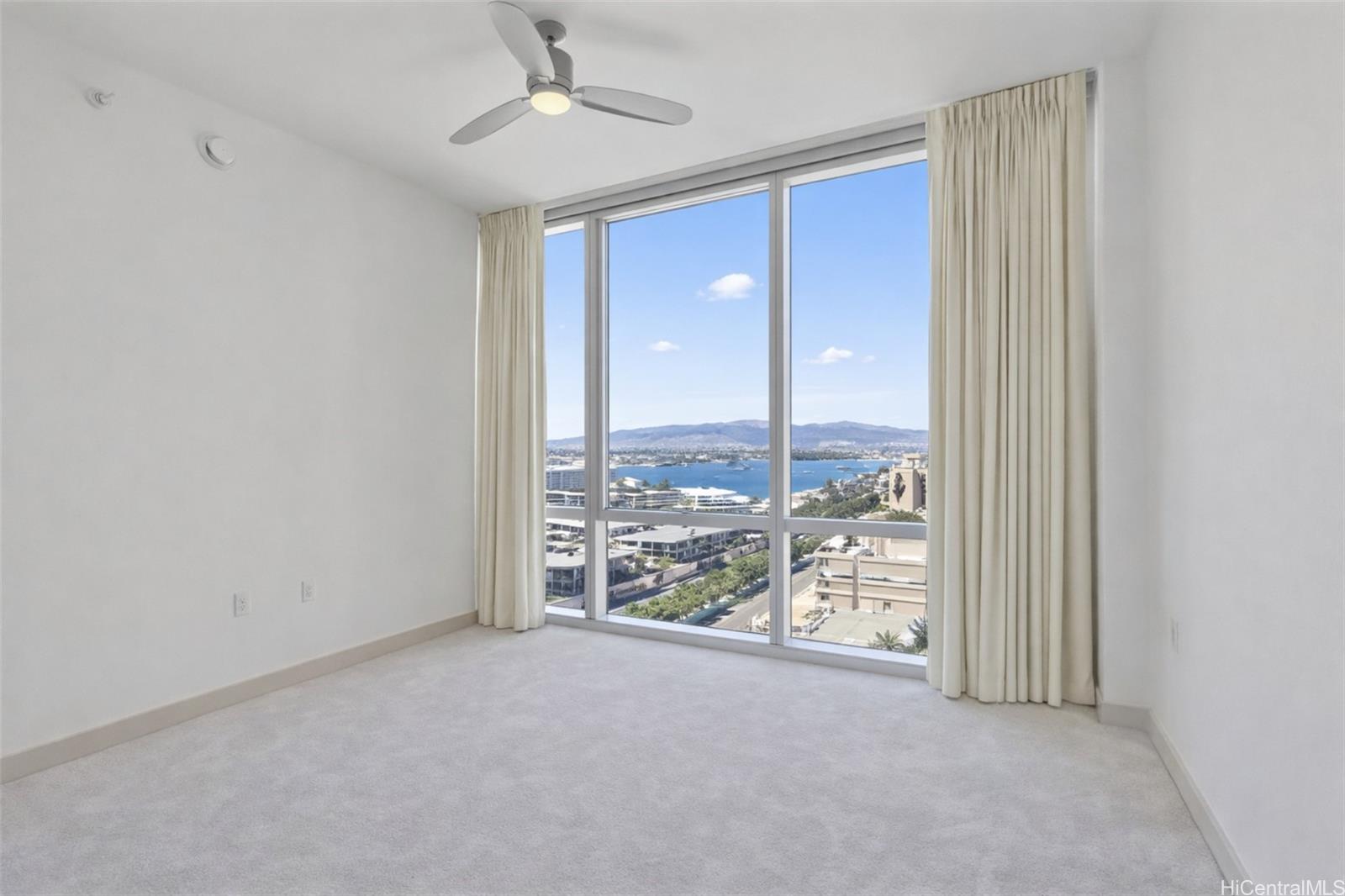 555 South Street, Unit 1805 Honolulu, HI 96813 - Photo 10 of 20 a view of a room with window
