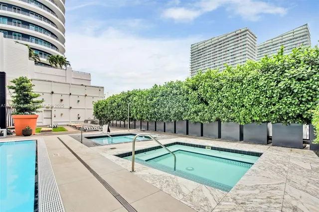 $7,600 | 1300 South Miami Avenue, Unit 4302, Miami, FL 33130