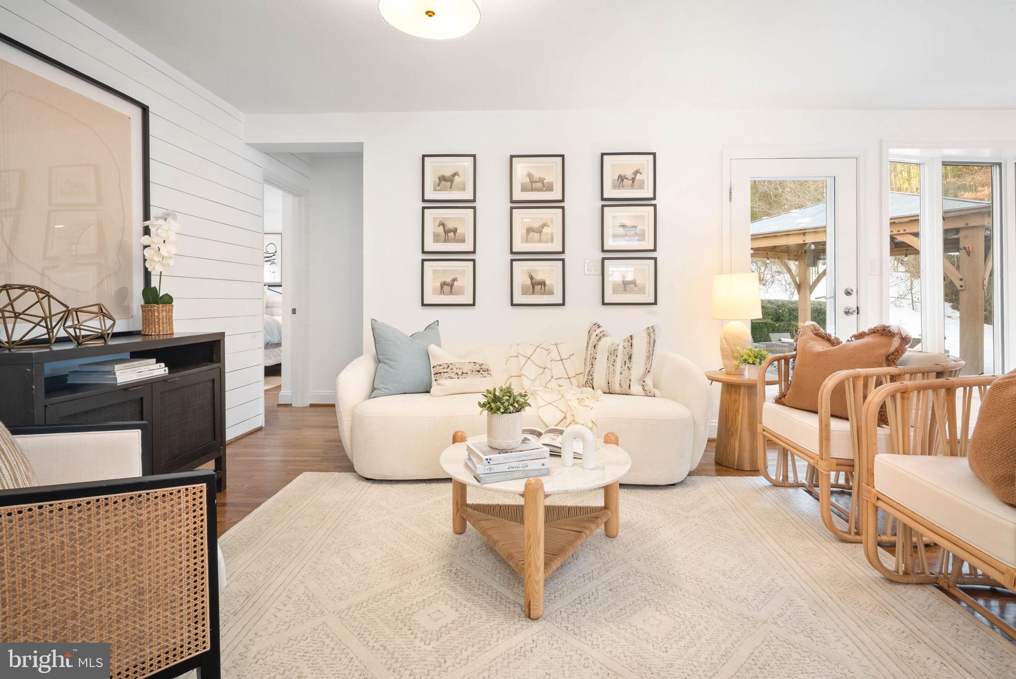 11214 Dewey Road Kensington, MD 20895 - Photo 6 of 37 Living Area