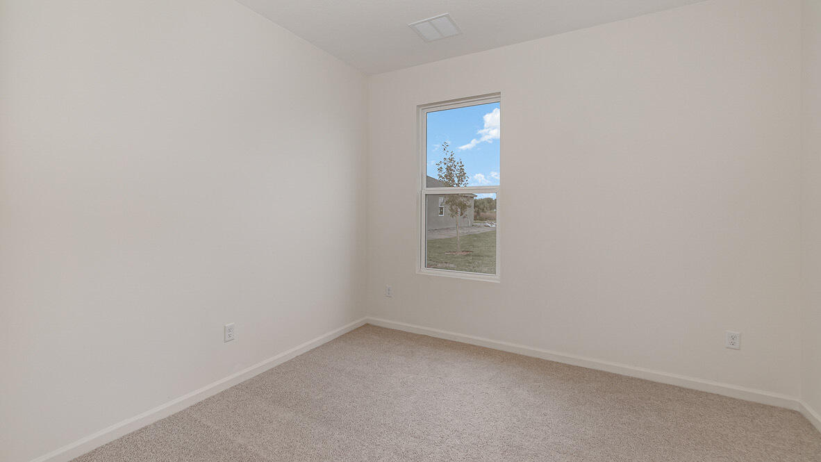 83 52nd Square Vero Beach, FL 32968 - Photo 12 of 21 an empty room with a window