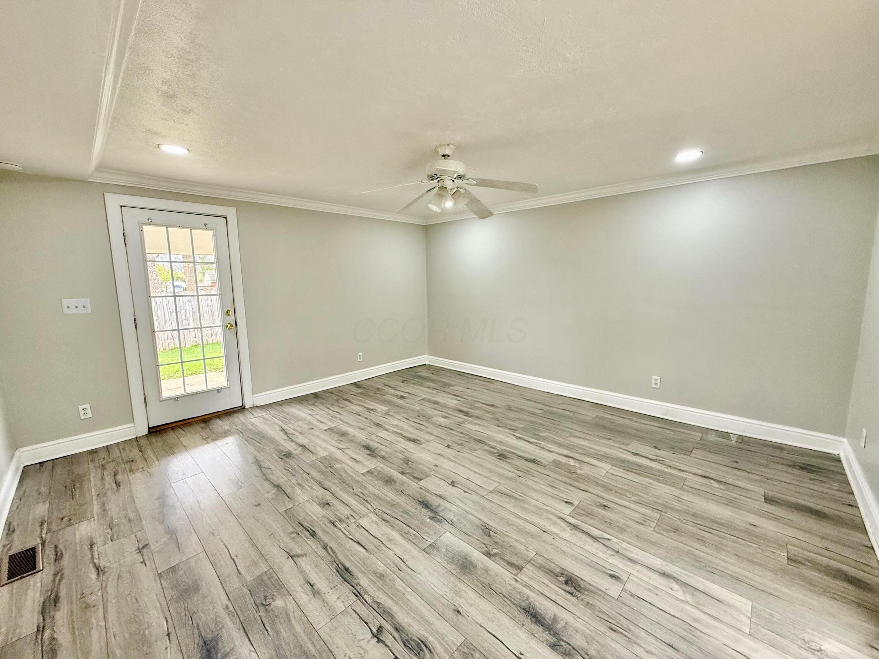 305 Danhurst Road Columbus, OH 43228 - Photo 15 of 39