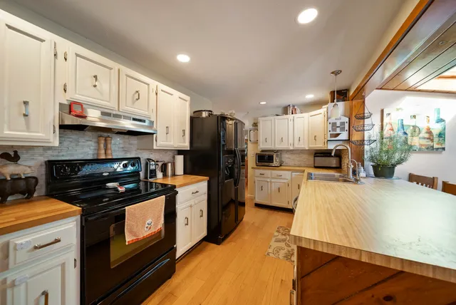 $599,900 | 101 Horace Greeley Road, Amherst, NH 03031