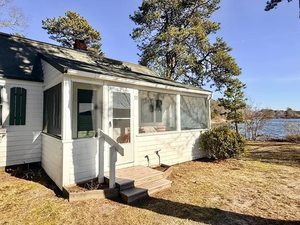 $615,000 | 43 Pond Street, Dennis, MA 02670