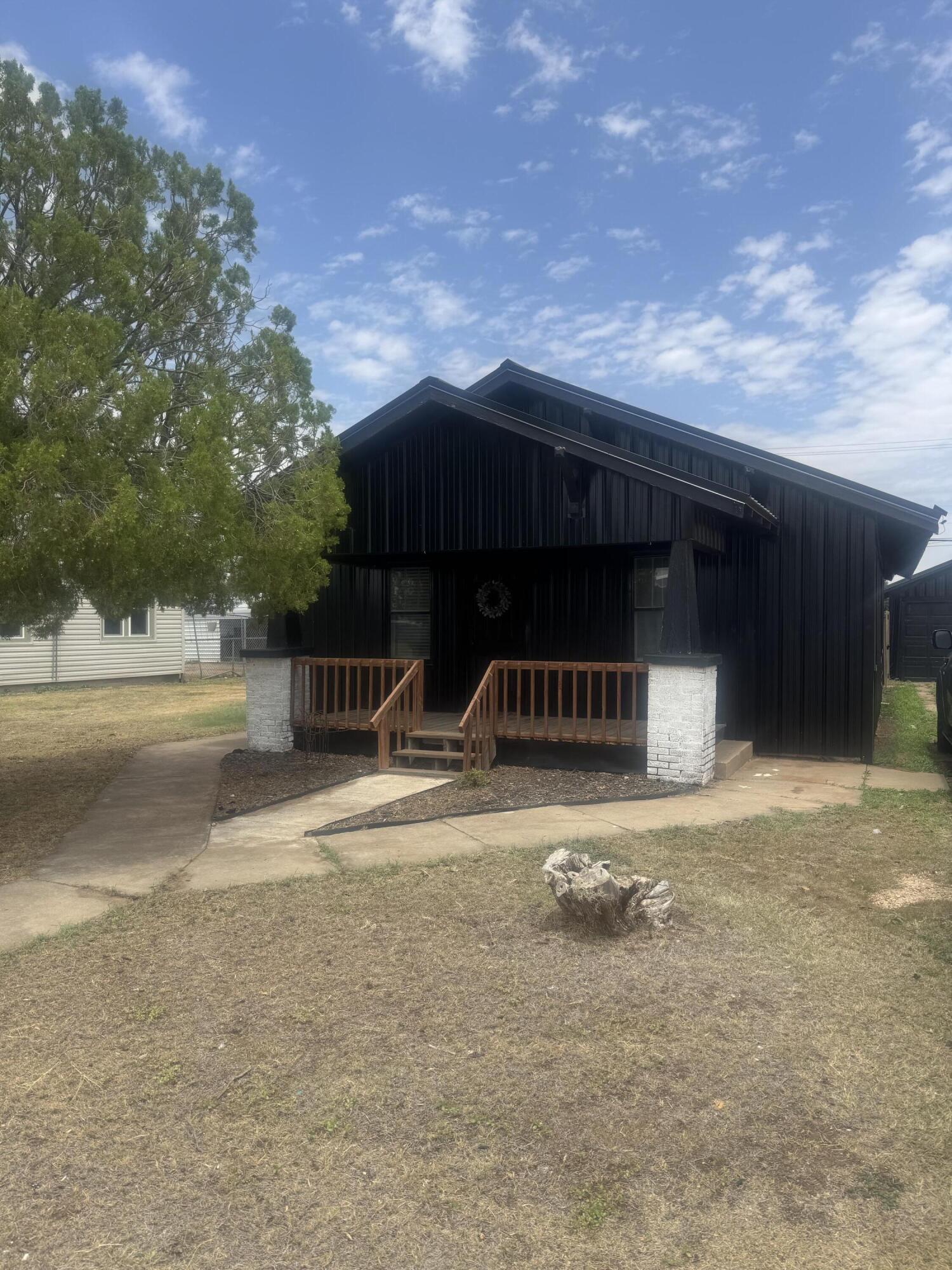 919 Tilford Avenue Ralls, TX 79357 - Photo 1 of 1 IMG_2936