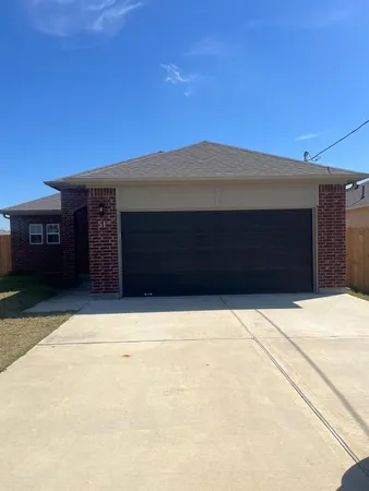 $1,600 | 51 Road 5102, Cleveland, TX 77327