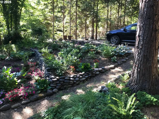 $373,500 | 47772 McKenzie Highway, Vida, OR 97488