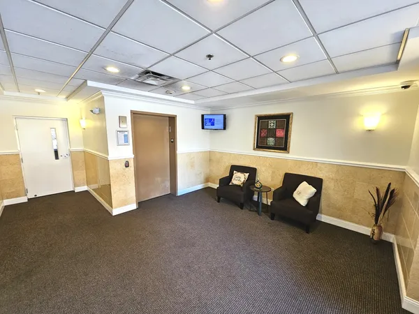 $2,200 | 655 Perrie Drive, Unit 501, Elk Grove Village, IL 60007