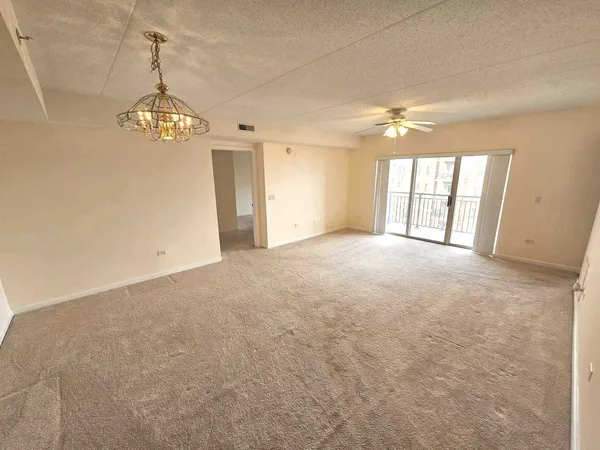 $2,200 | 655 Perrie Drive, Unit 501, Elk Grove Village, IL 60007