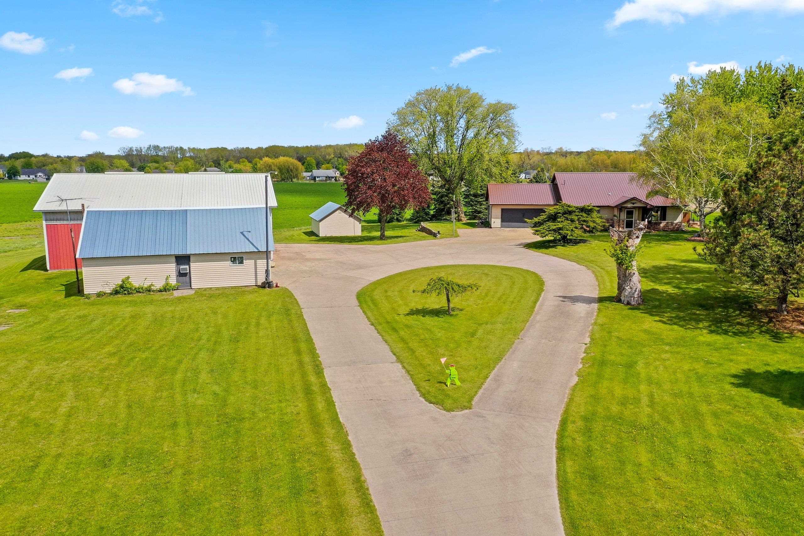 4360 Reighmoor Road Omro, WI 54963 - Photo 2 of 54