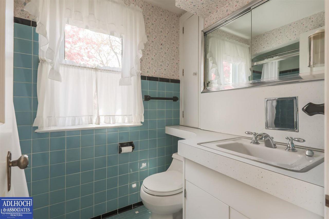 1395 Hampton Road Grosse Pointe Woods, MI 48236 - Photo 20 of 29