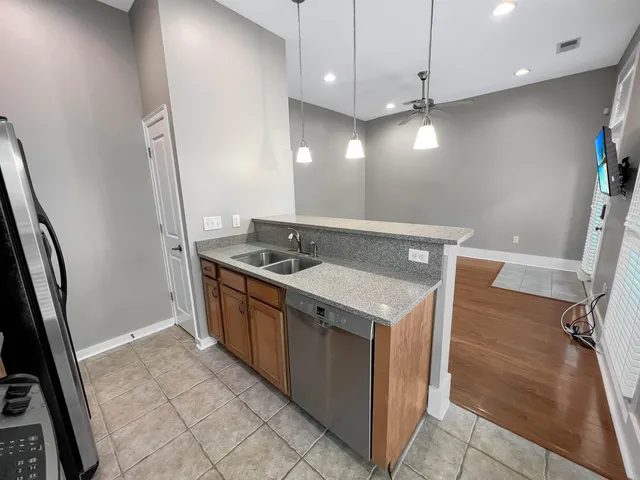 $1,300 | 615 Denmark Drive, Unit 102, Memphis, TN 38103