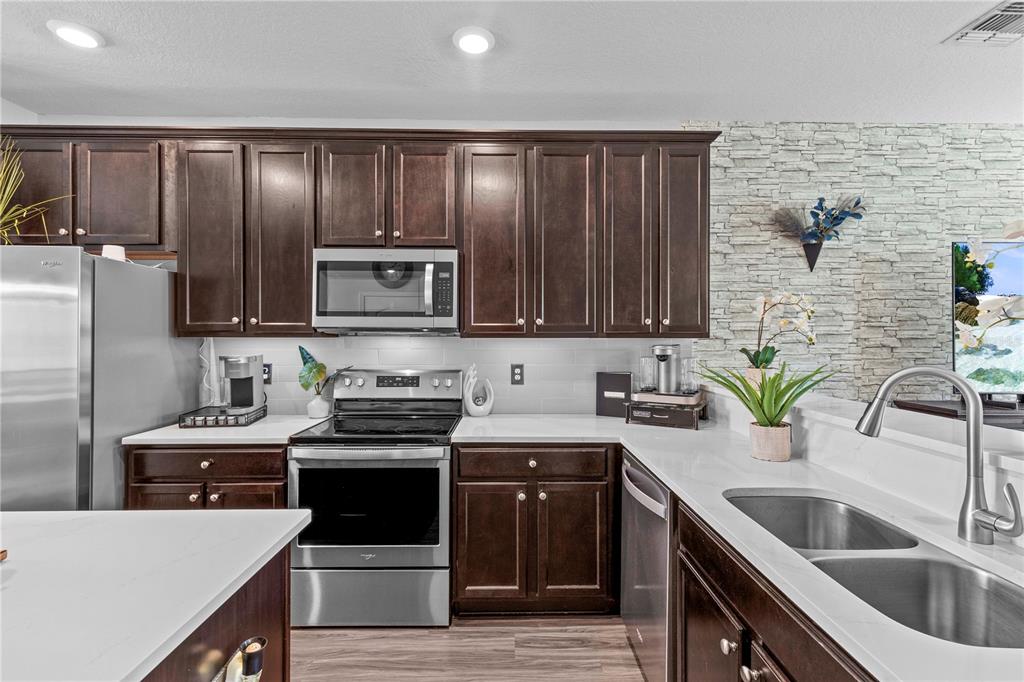 5524 Yellowfin Court New Port Richey, FL 34652 - Photo 13 of 46