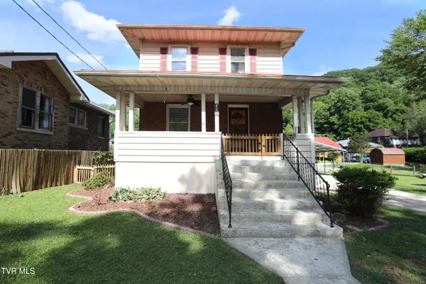 $189,900 | 409 Wise Street, Appalachia, VA 24216
