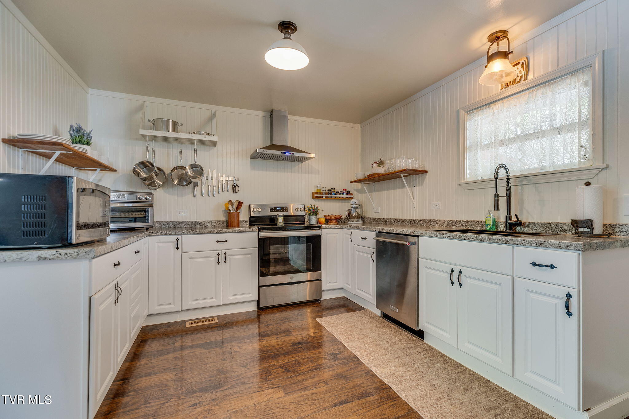 4320 Reservoir Road Kingsport, TN 37660 - Photo 11 of 30 011