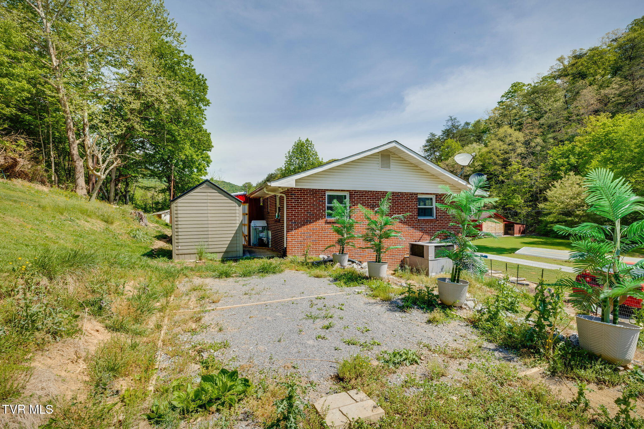 4320 Reservoir Road Kingsport, TN 37660 - Photo 28 of 30 028