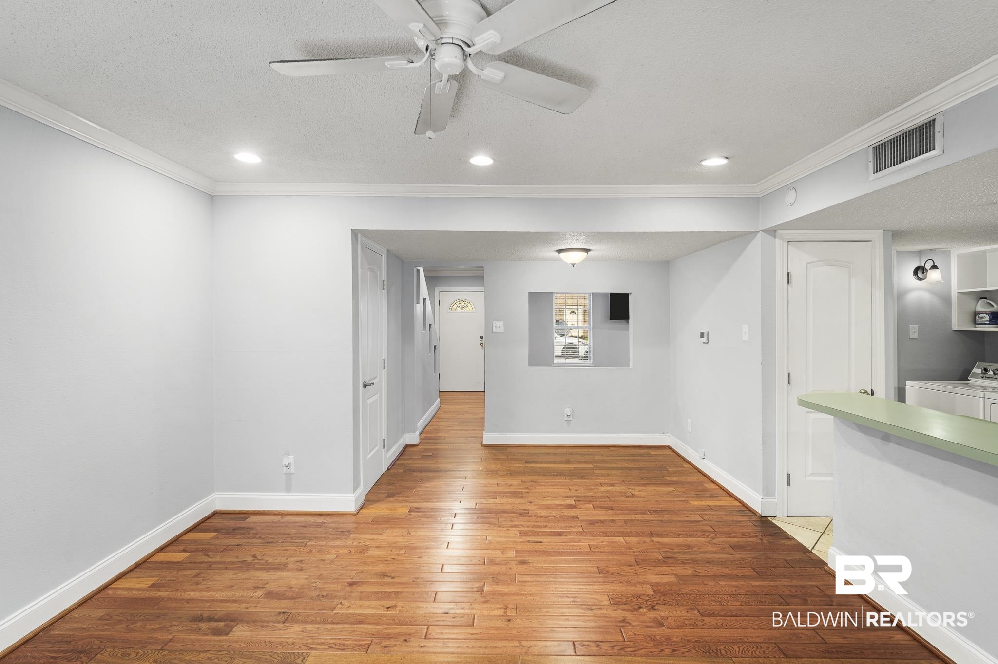 4017 Cottage Hill Road, Unit 68 Mobile, AL 36609 - Photo 5 of 36 Living Room