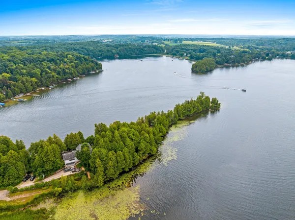$695,000 | 18135 Klemme Road, Schleswig, WI 53042