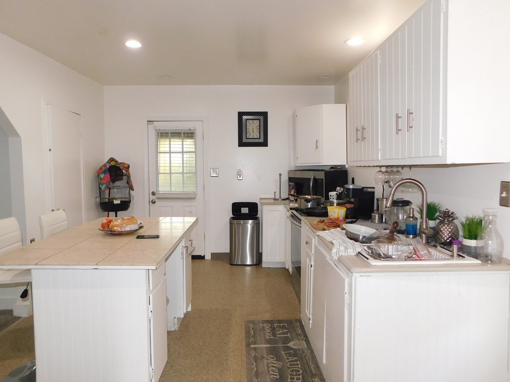 13 Atwood Place Springfield, MA 01105 - Photo 3 of 15 Gallery Image 3