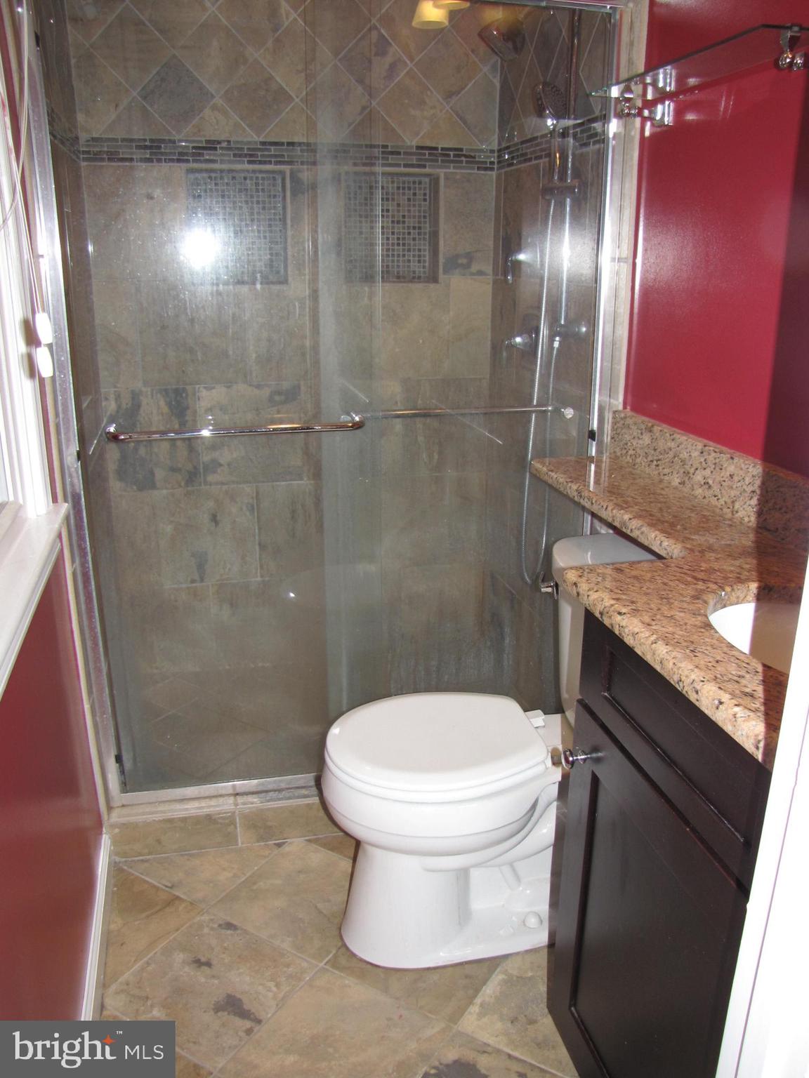 10220 Vale Road Vienna, VA 22181 - Photo 7 of 17