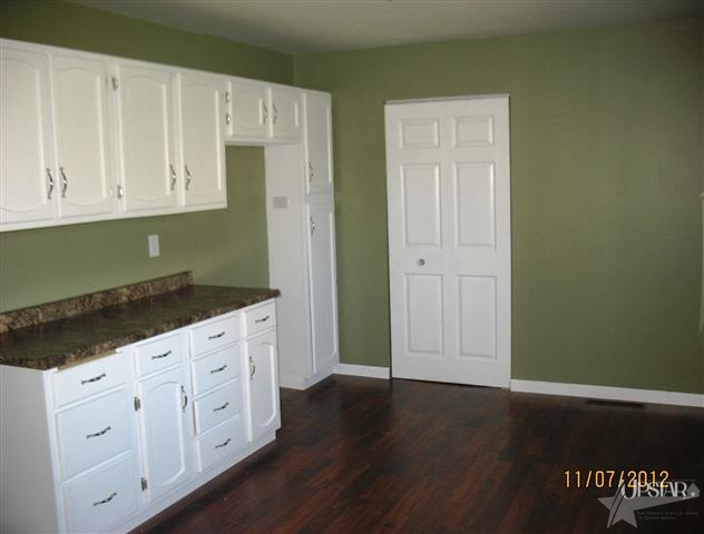 228 West Grant Street Decatur, IN 46733 - Photo 2 of 14