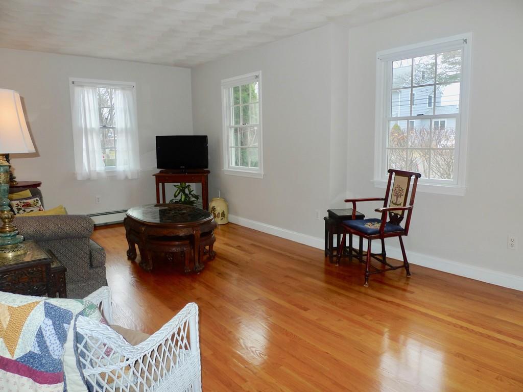 31 Hancock Road Wakefield, MA 01880 - Photo 4 of 32 Gallery Image 4
