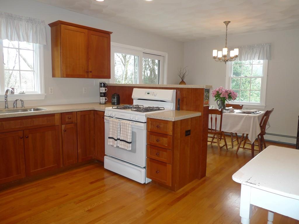 31 Hancock Road Wakefield, MA 01880 - Photo 9 of 32 Gallery Image 9