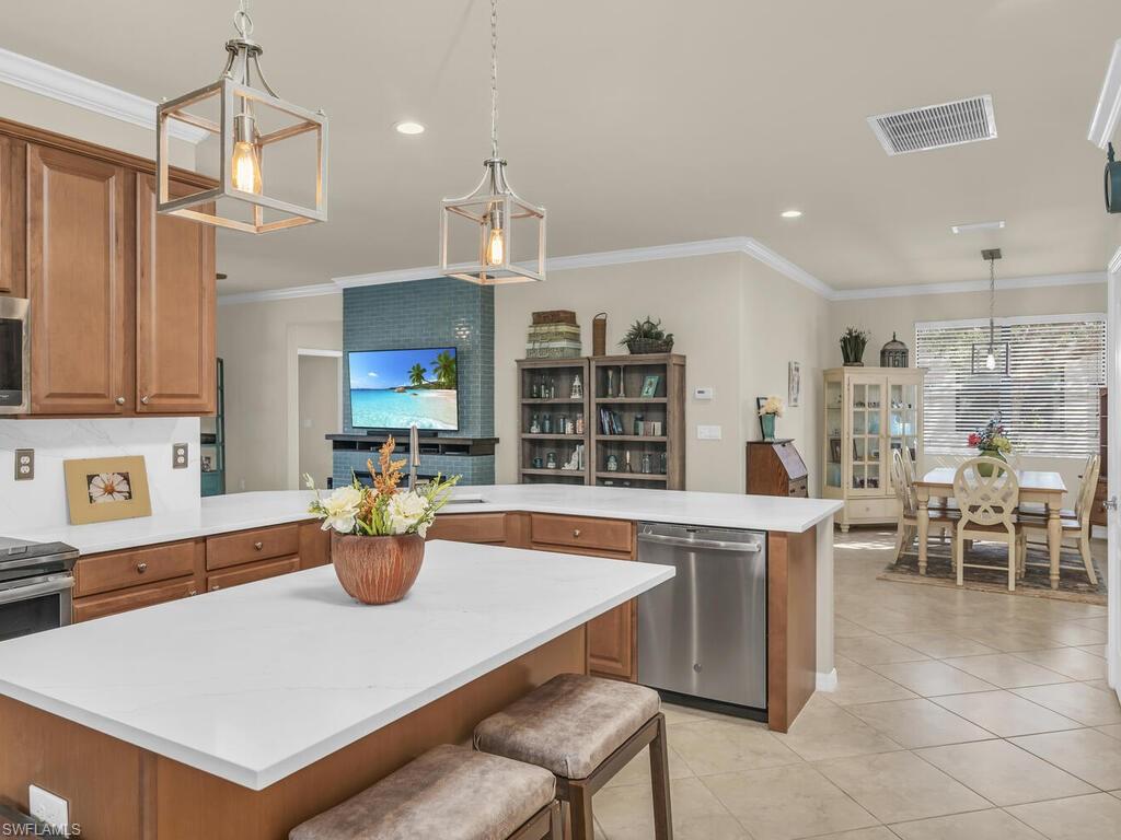 3817 Ruby Way Naples, FL 34114 - Photo 7 of 34