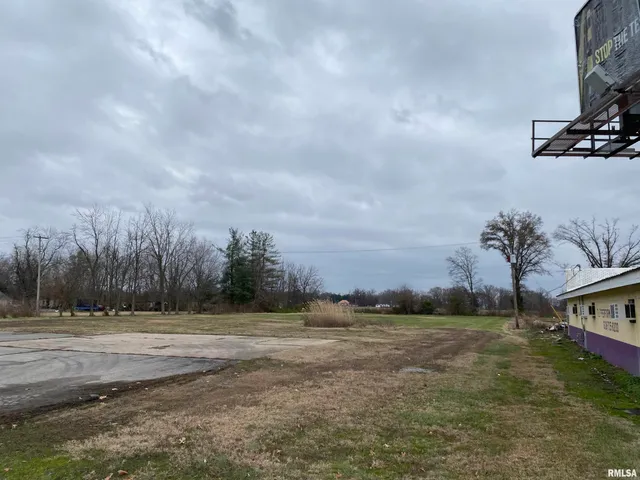 $200,000 | 1213 Highway 45, Eldorado, IL 62930