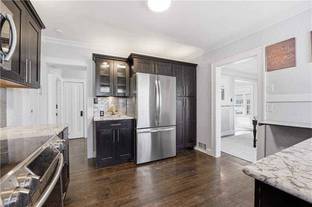 6325 Baltimore Avenue Kansas City, MO 64113 - Photo 11 of 24