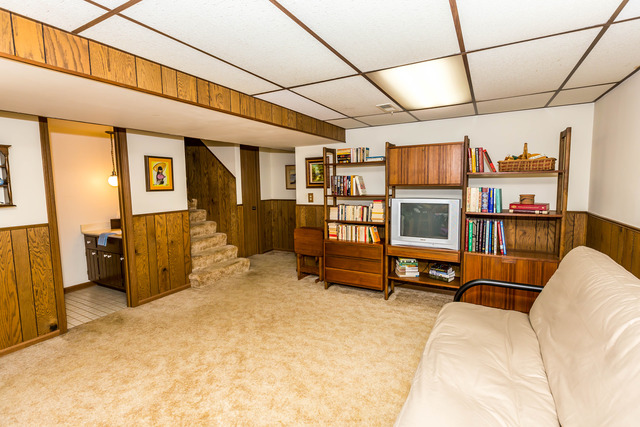 809 Overlook Drive Frankfort, IL 60423 - Photo 18 of 24 a view of a bedroom with furniture