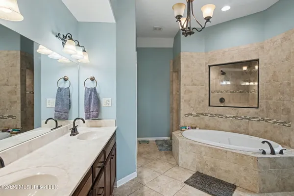 $475,000 | 3630 Marcia Louise Drive, Southaven, MS 38672