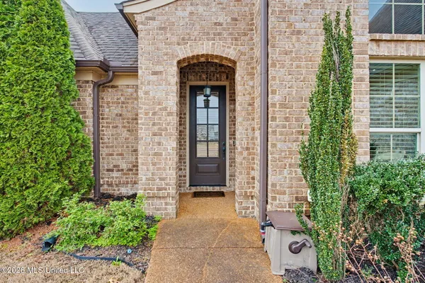 $475,000 | 3630 Marcia Louise Drive, Southaven, MS 38672
