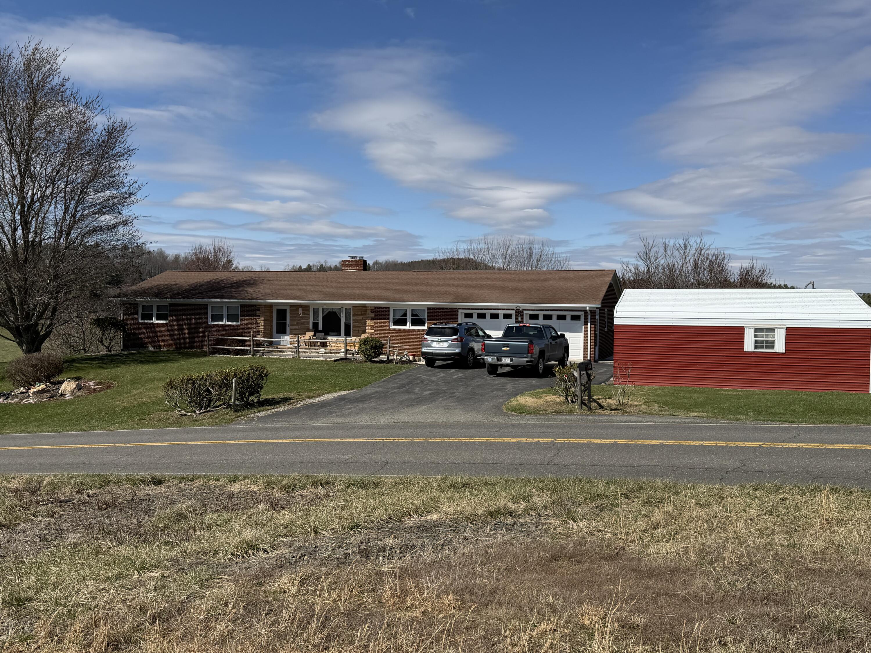 263 Indian Valley Road Willis, VA 24380 - Photo 2 of 36 IMG_3740