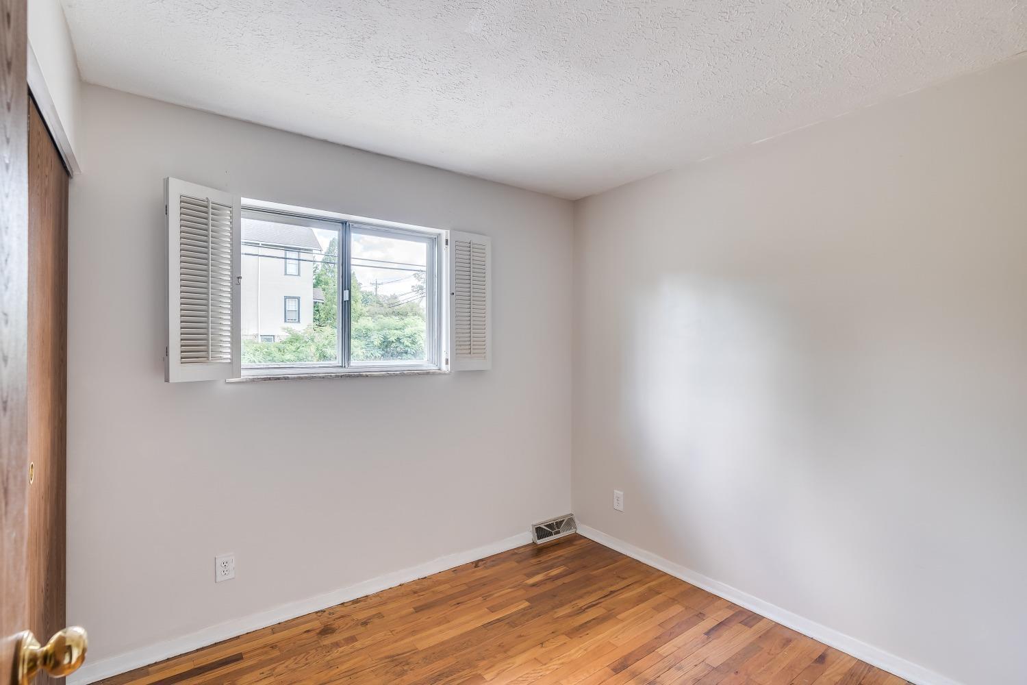 5923 Murray Road Fairfax, OH 45227 - Photo 17 of 21