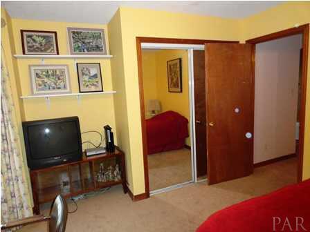 1950 Smyers Road Cantonment, FL 32533 - Photo 25 of 25 a view of workspace with a couch