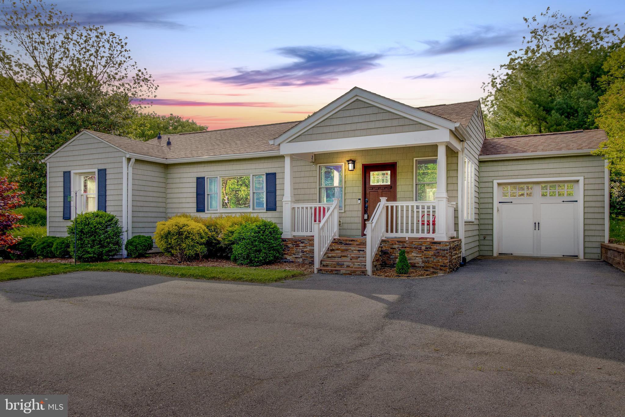 1668 St Margarets Road Annapolis, MD 21409 - Photo 2 of 59 Gallery Image 2
