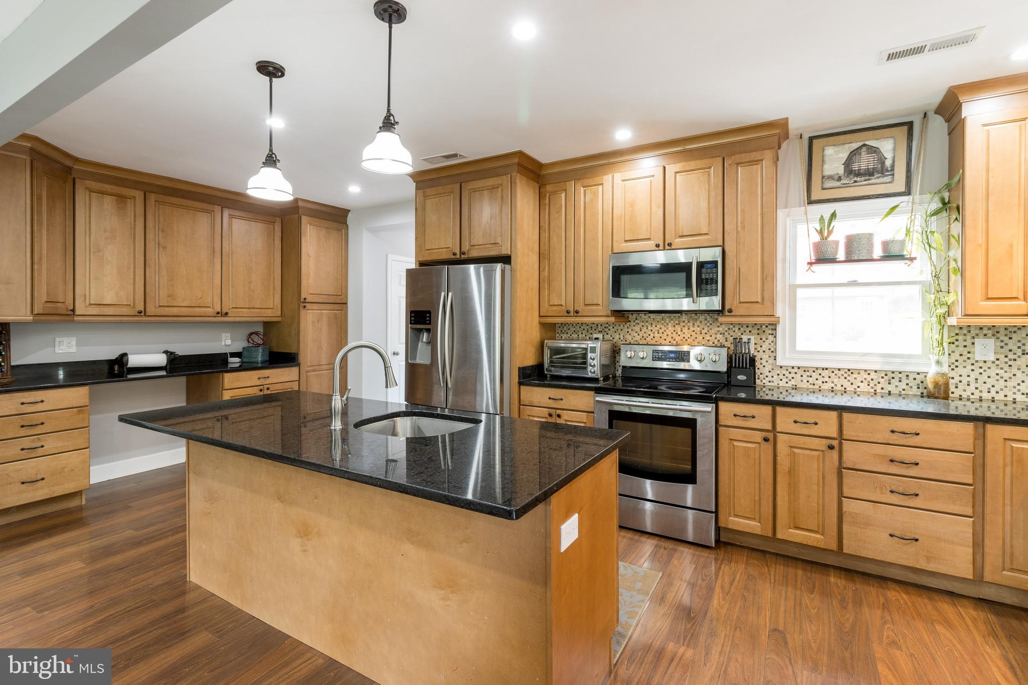 1668 St Margarets Road Annapolis, MD 21409 - Photo 13 of 59 Island seating