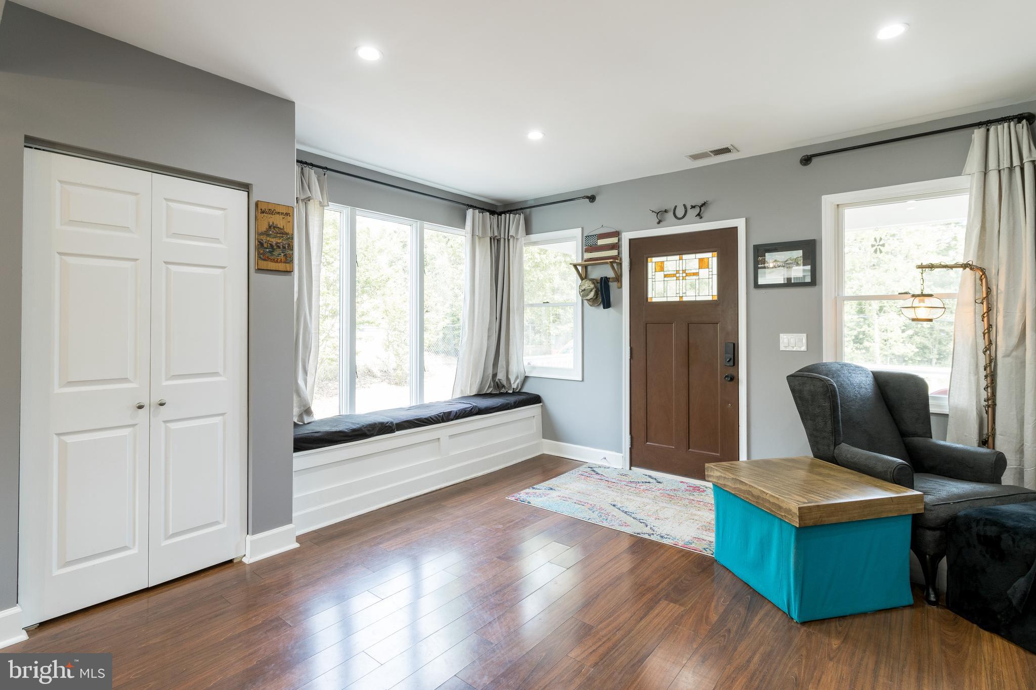 1668 St Margarets Road Annapolis, MD 21409 - Photo 4 of 59 Greet your guests