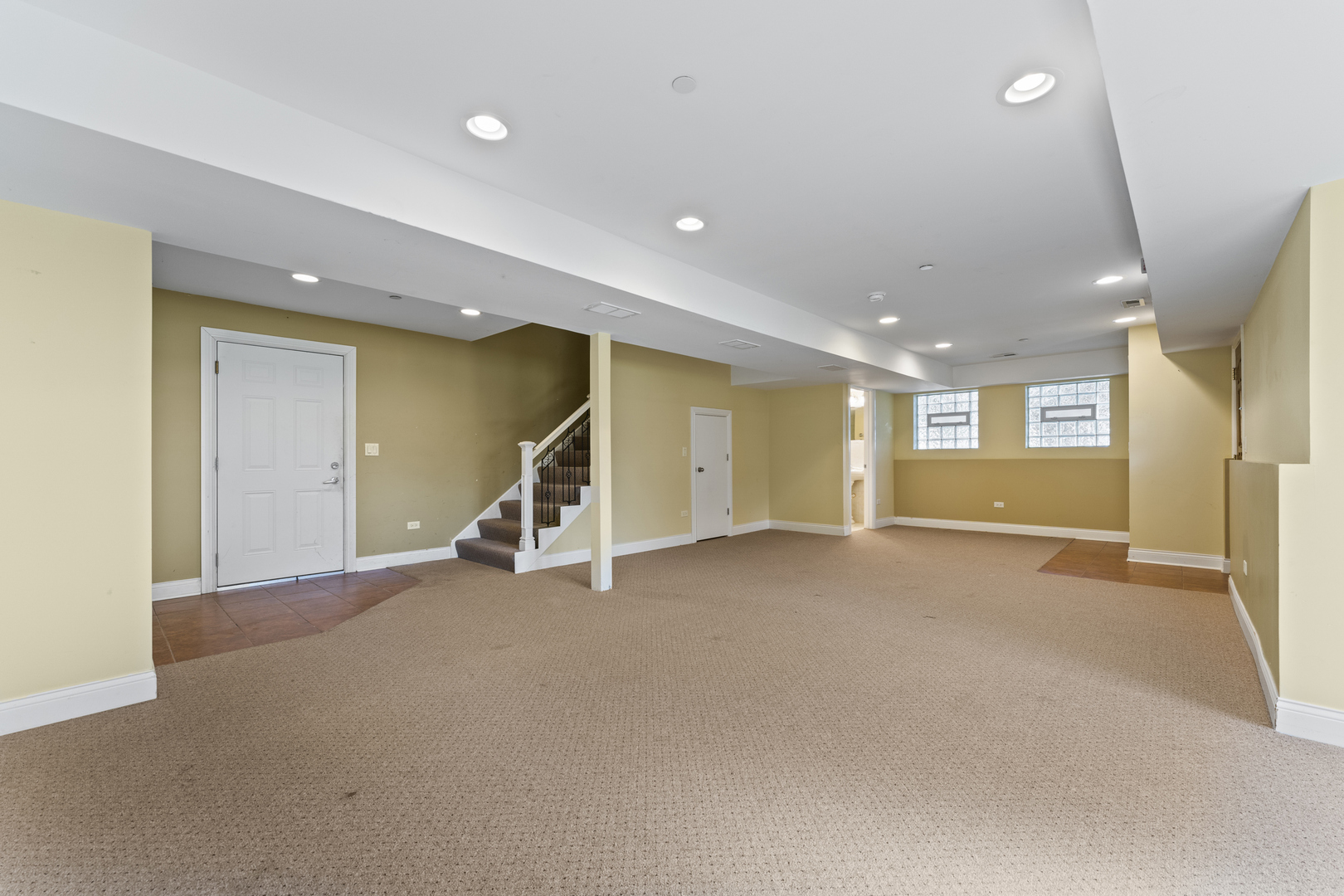5533 Lincoln Avenue Morton Grove, IL 60053 - Photo 28 of 40 a view of a livingroom with a staircase