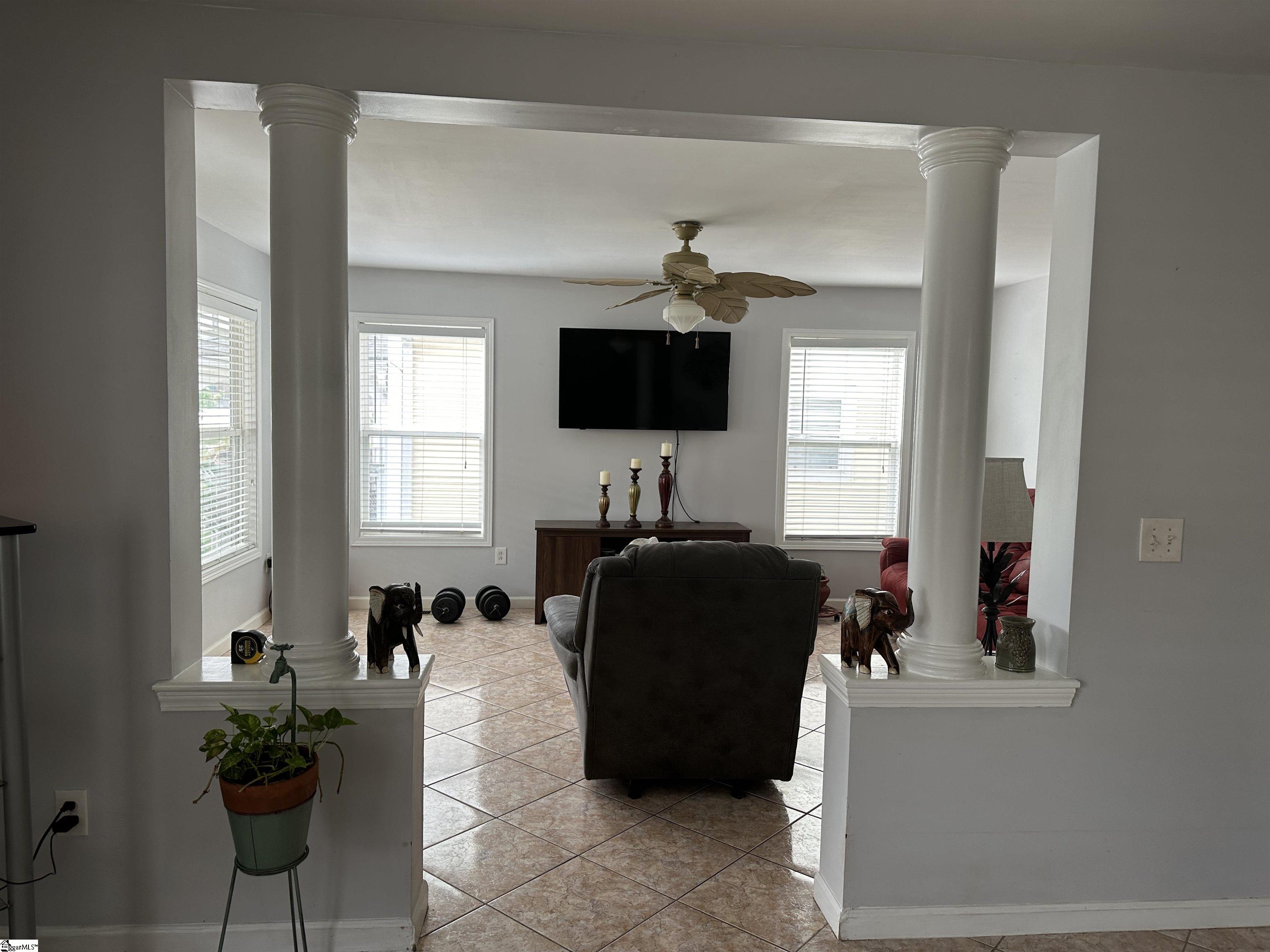 12 Fleming Street Greenville, SC 29607 - Photo 3 of 36 Gallery Image 3