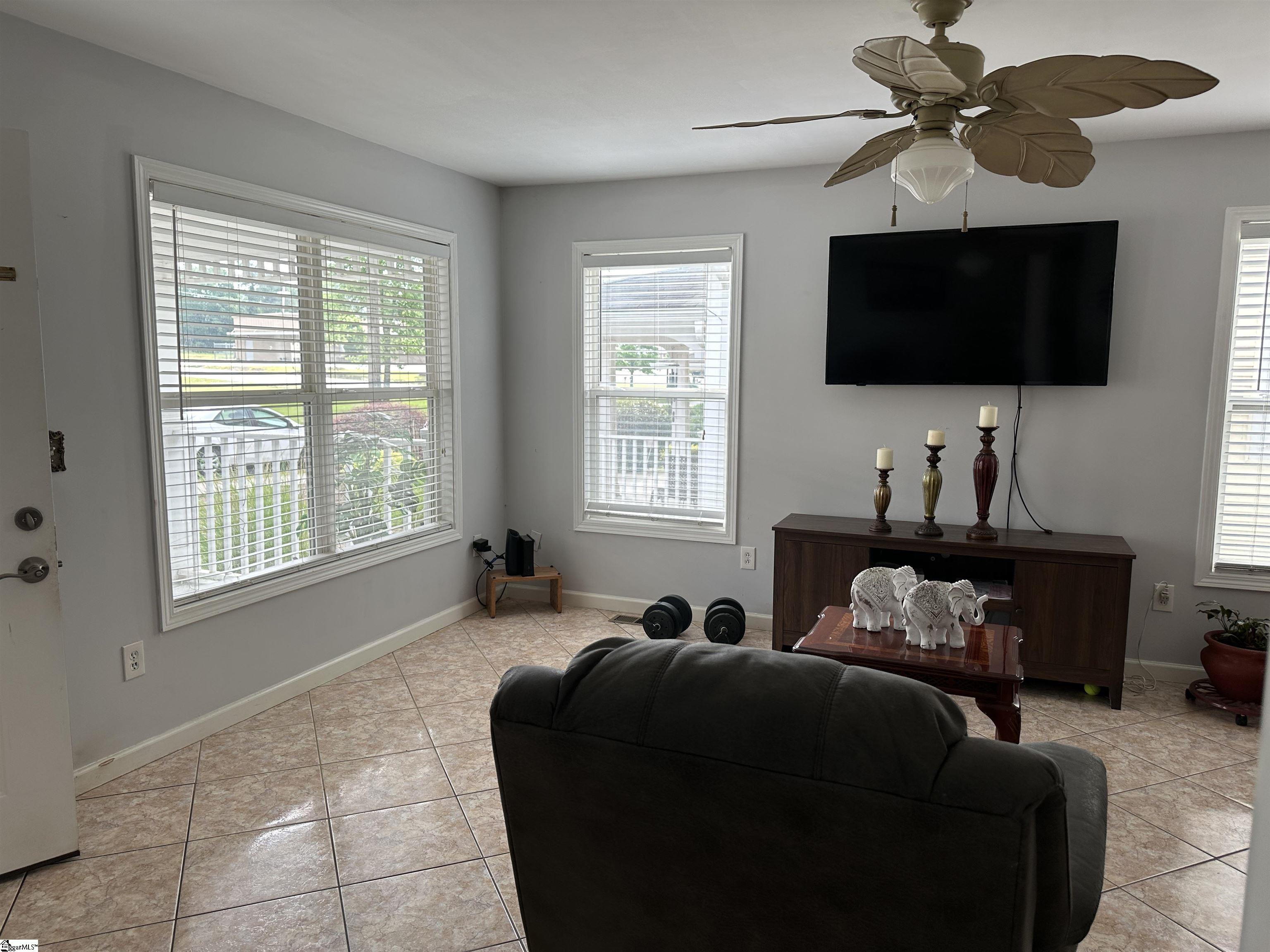 12 Fleming Street Greenville, SC 29607 - Photo 4 of 36 Gallery Image 4