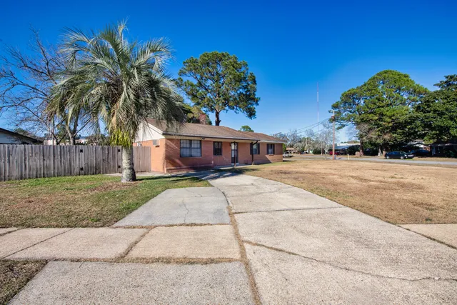 $335,000 | 235 Deluna Road Southwest, Fort Walton Beach, FL 32548