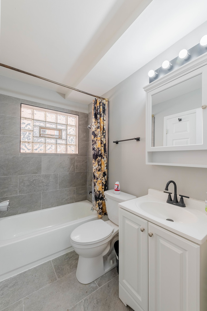 4323 South Harlem Avenue, Unit 3 Riverside, IL 60546 - Photo 15 of 24 Gallery Image 15