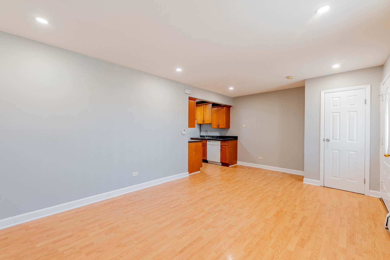 4323 South Harlem Avenue, Unit 3 Riverside, IL 60546 - Photo 3 of 24 Gallery Image 3