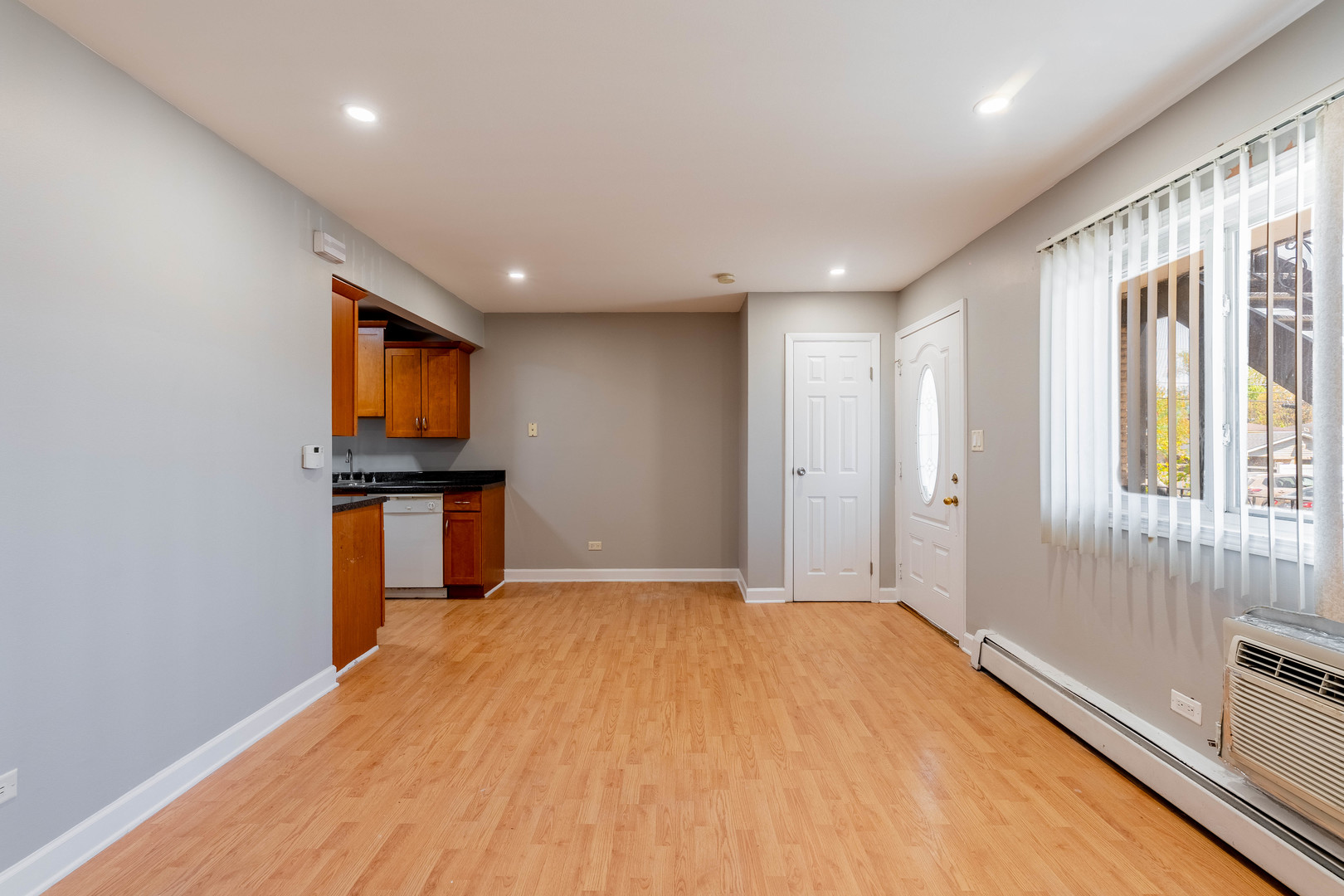 4323 South Harlem Avenue, Unit 3 Riverside, IL 60546 - Photo 4 of 24 Gallery Image 4