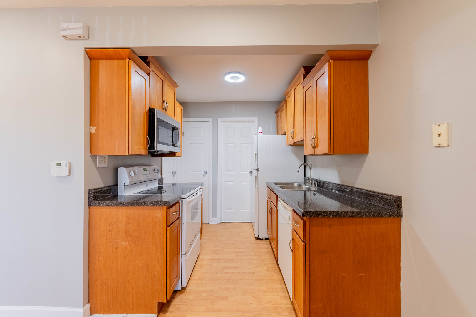 4323 South Harlem Avenue, Unit 3 Riverside, IL 60546 - Photo 9 of 24 Gallery Image 9