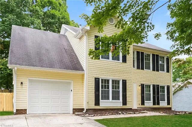 $2,275 | 6815 Renwick Court, Greensboro, NC 27410